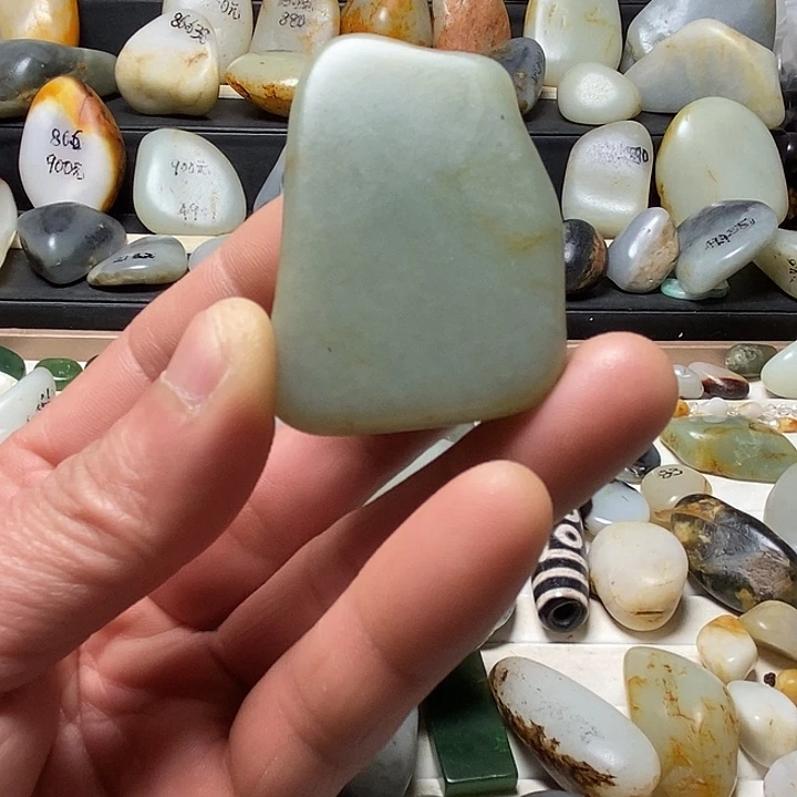 和田玉未镶嵌颈饰吊坠