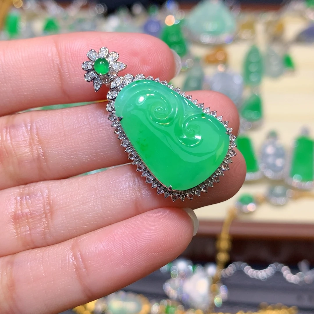 翡翠未镶嵌颈饰吊坠