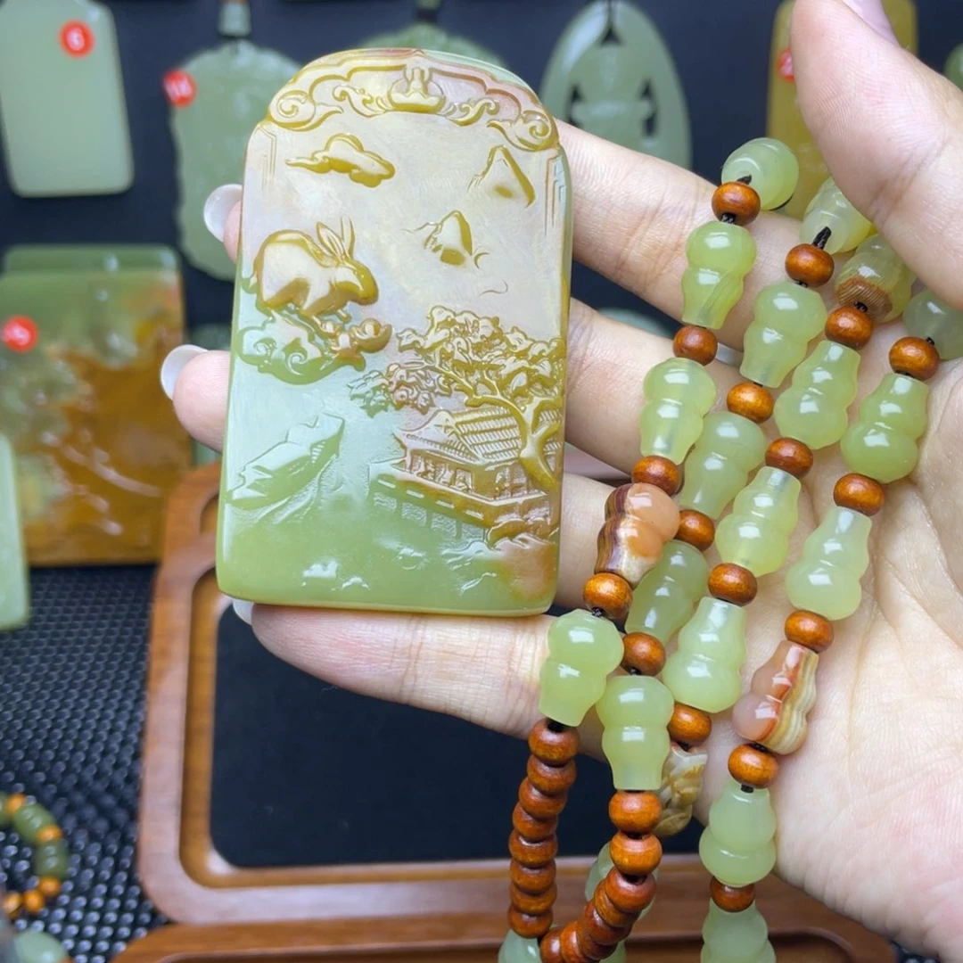 蜀**令昆仑山料兔兔吊坠