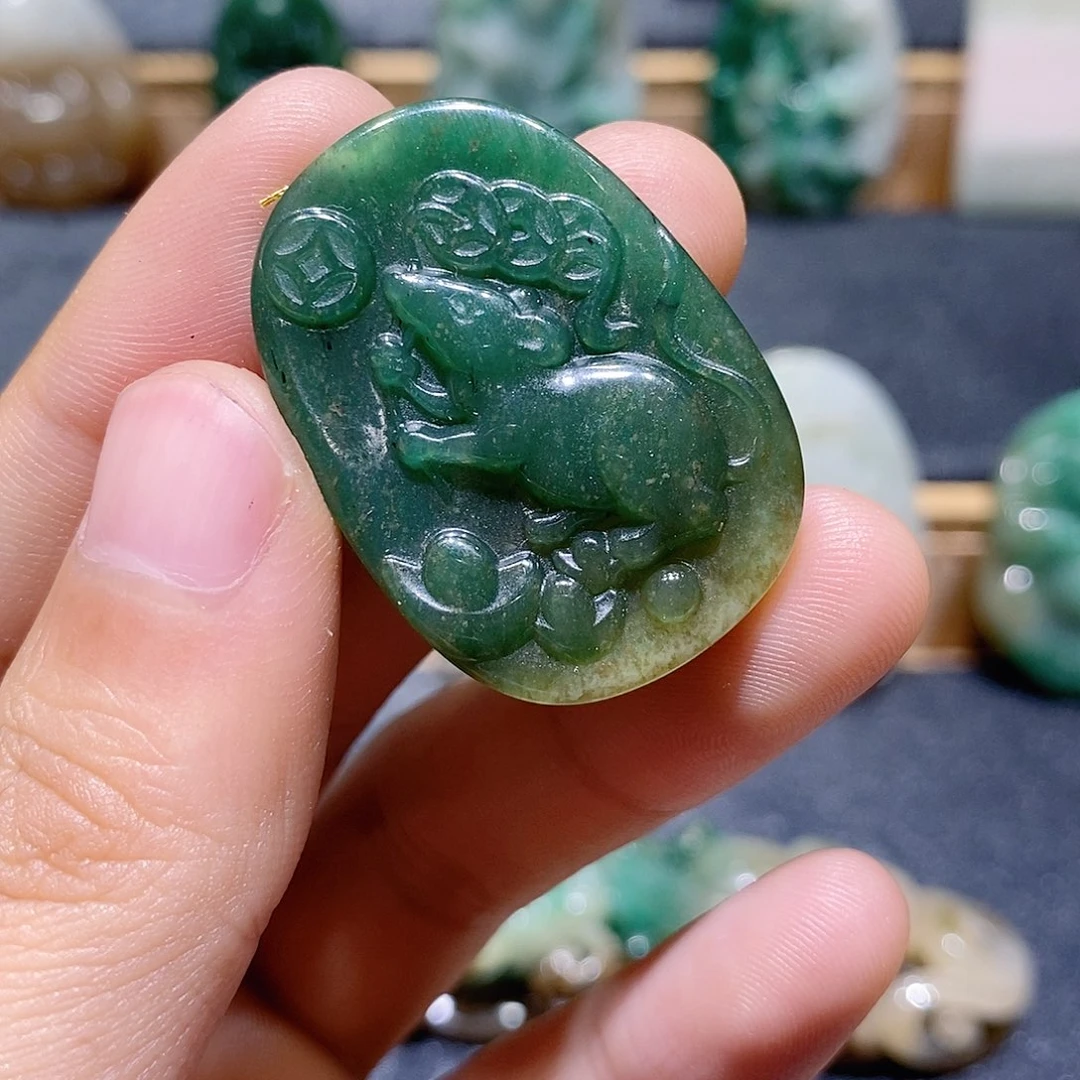 独山玉未镶嵌吊坠