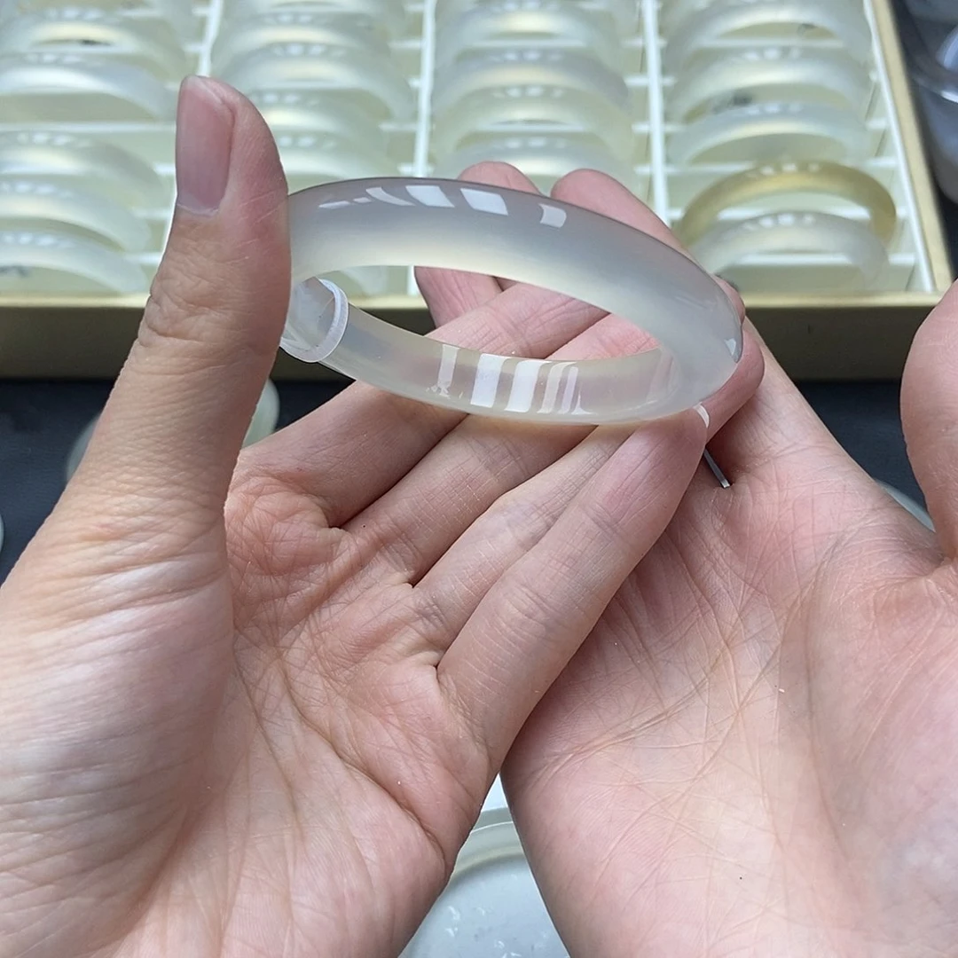 玛瑙/玉髓手镯未镶嵌032