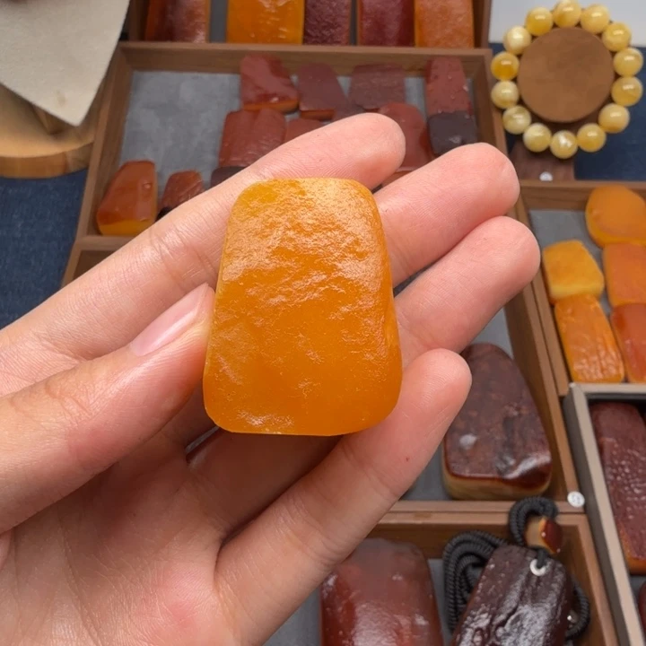 蜜蜡吊坠(不含链)未镶嵌
