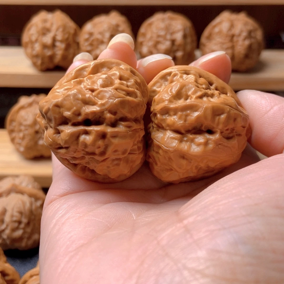 赵***某文玩核桃吊坠蛤蟆头