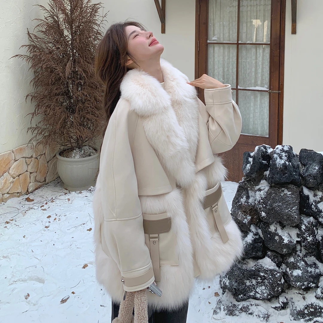 独特超好看90白鸭绒羽绒服女冬短款2025新款毛绒拼接皮毛一体外套