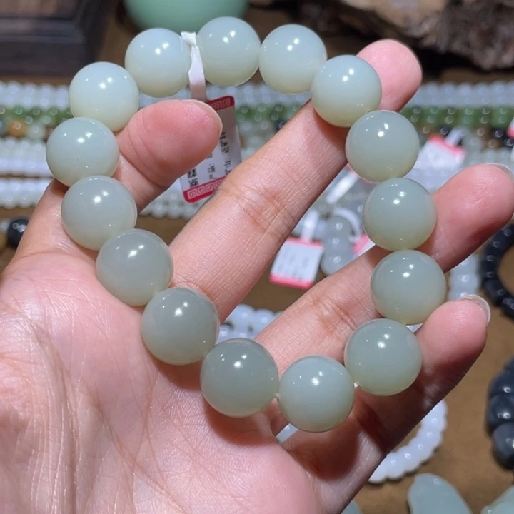 围***城和田玉未镶嵌手链