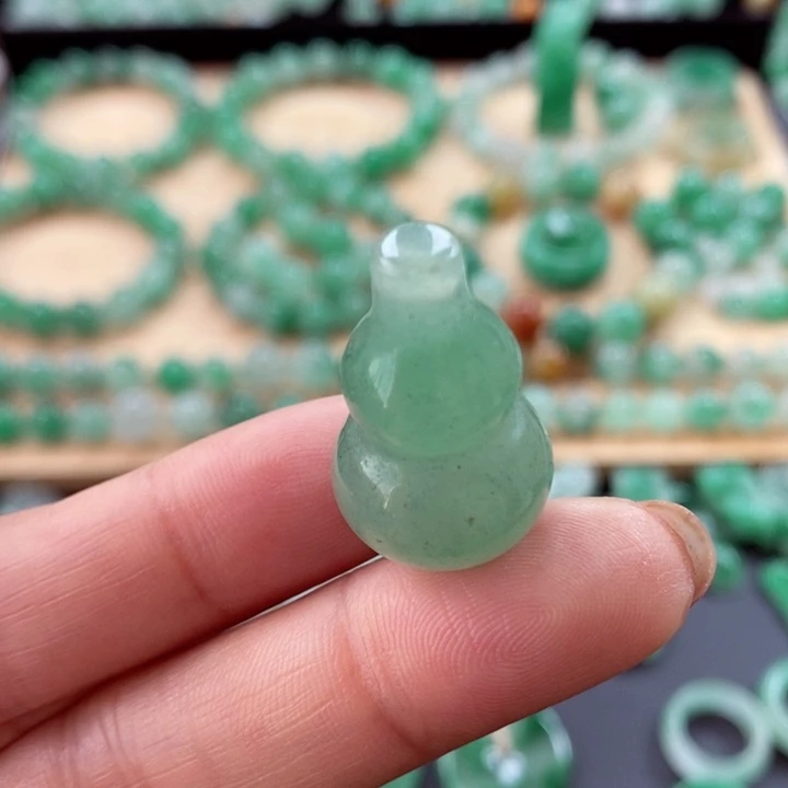 石英质玉吊坠(不含链)未镶嵌