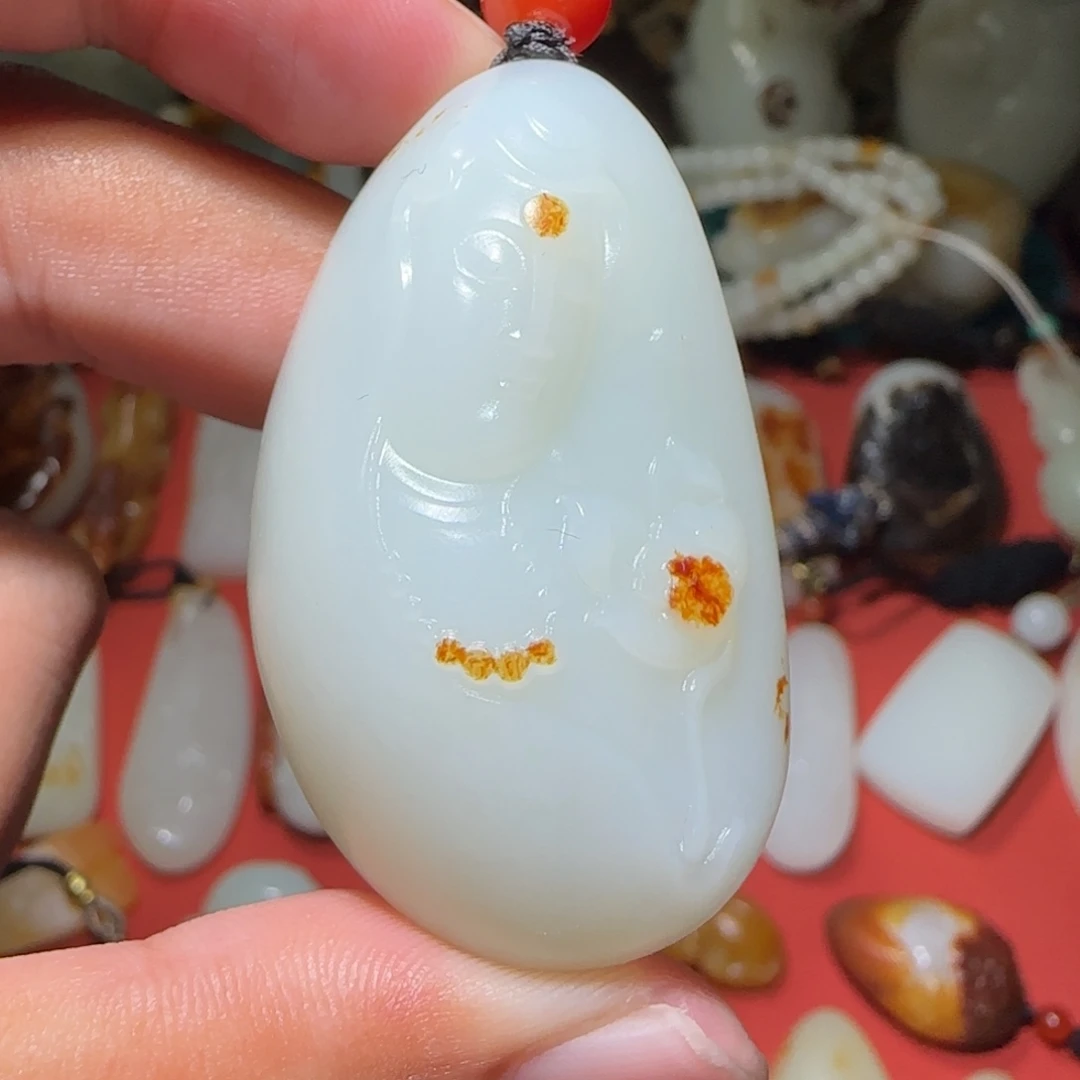 用***0和田玉未镶嵌颈饰