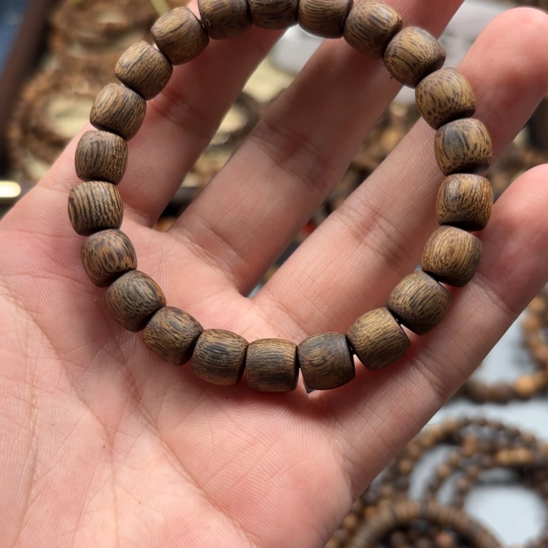 沉香手串海南莺歌绿奇楠桶珠单圈