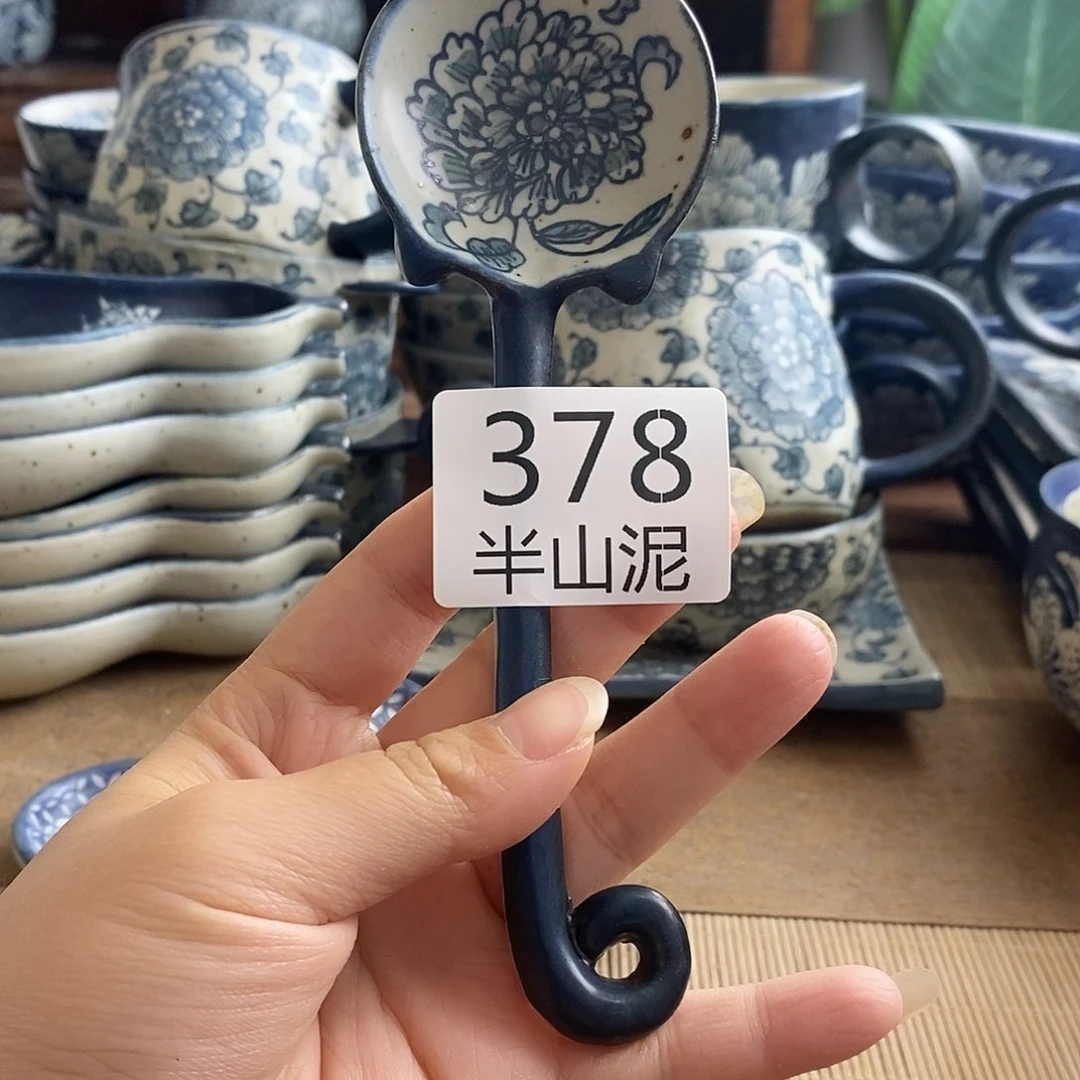 手工手绘青花陶瓷