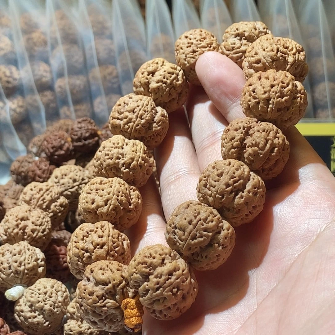 吊坠金刚菩提粱傲雪梅花24mm