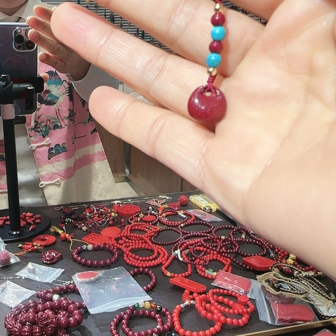 天然辰砂朱砂挂件