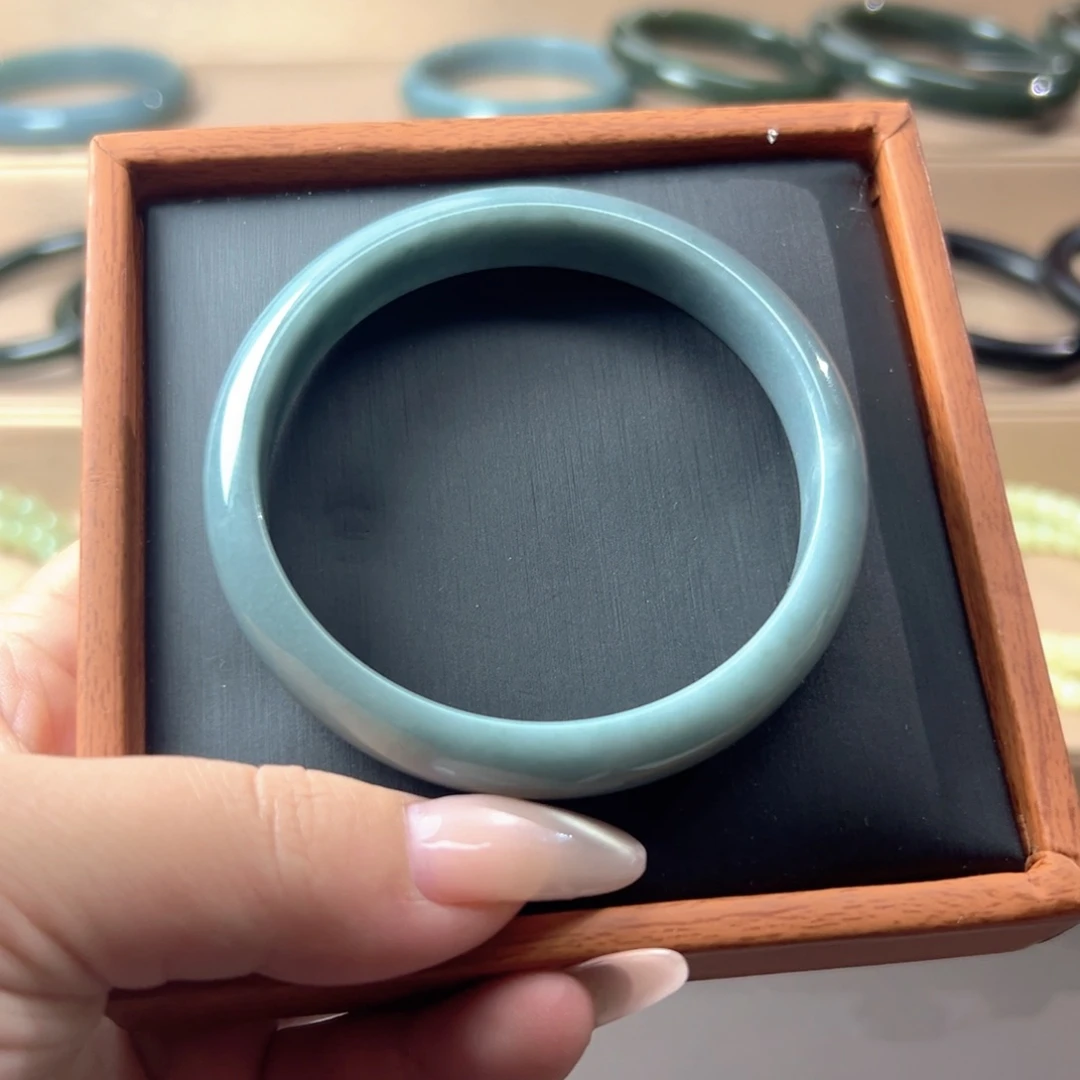 翡翠未镶嵌手镯翡翠