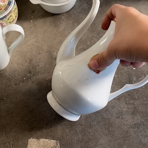 陶瓷酒壶一个陶瓷