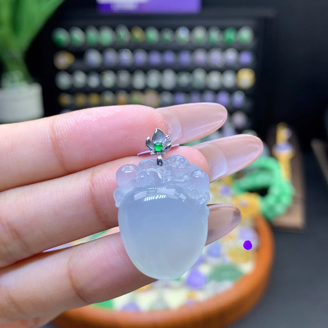 翡翠18K金镶嵌颈饰