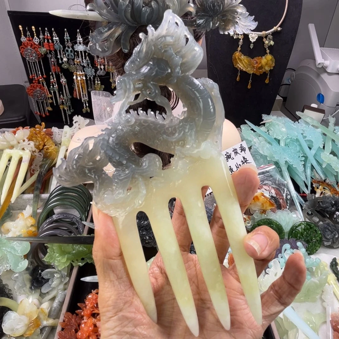 未镶嵌岫玉发饰瑕疵