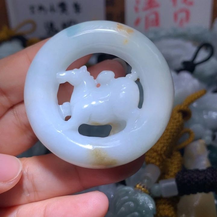翡翠未镶嵌颈饰保真天然A货翡翠