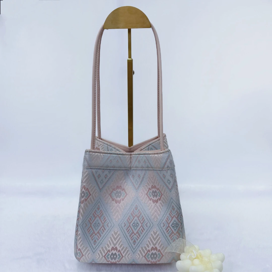 广西非遗壮锦大号白色四角包包中国风手提时尚女包