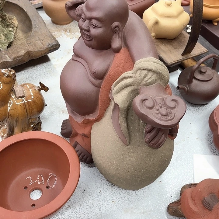 紫砂花盆小*子紫砂的颜色很漂亮