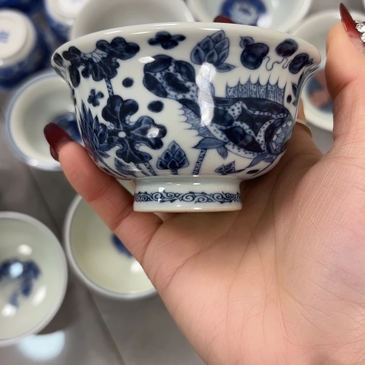 陶摆件青花鱼澡纹压手主人杯