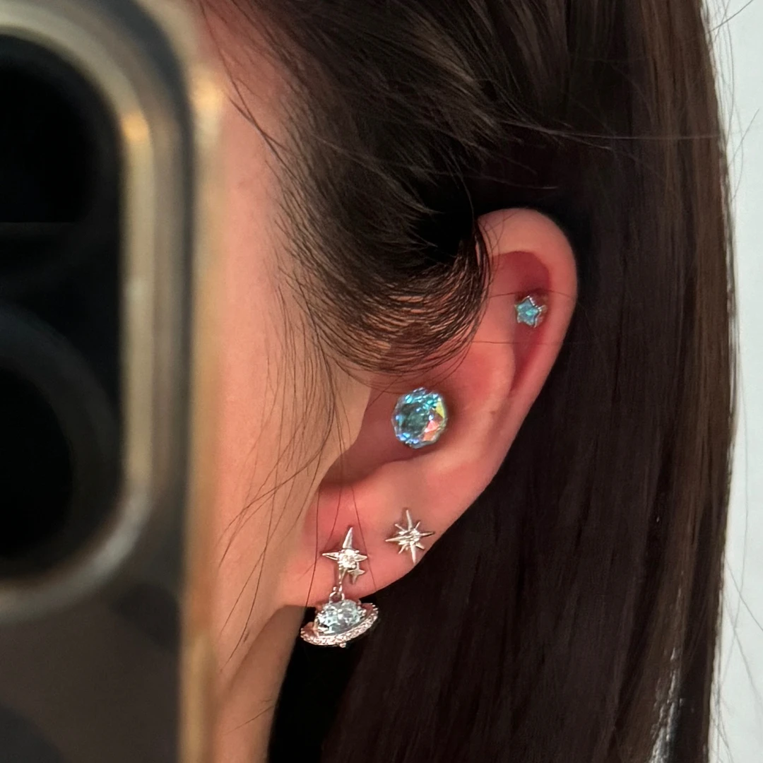 钛钢合成锆石耳饰 可选杆长杆粗爱心吊坠钛钢螺丝拧耳骨钉好看