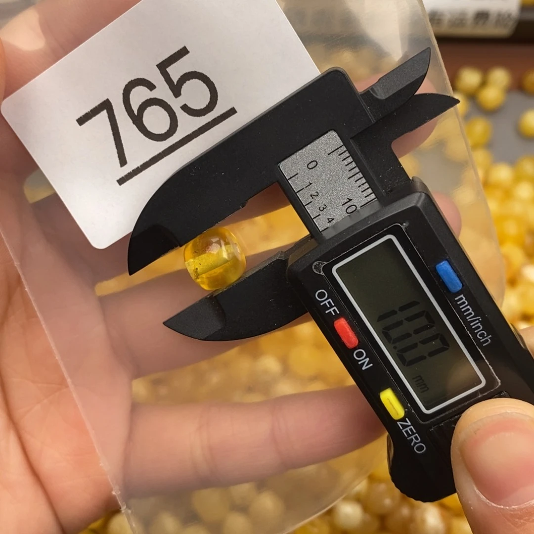 蜜蜡珠宝奇石未镶嵌