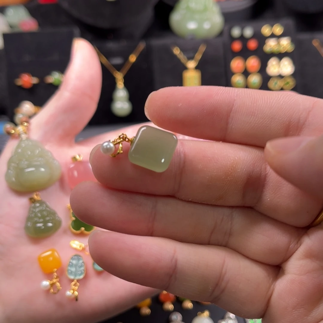 颈饰银S925镶嵌和田玉