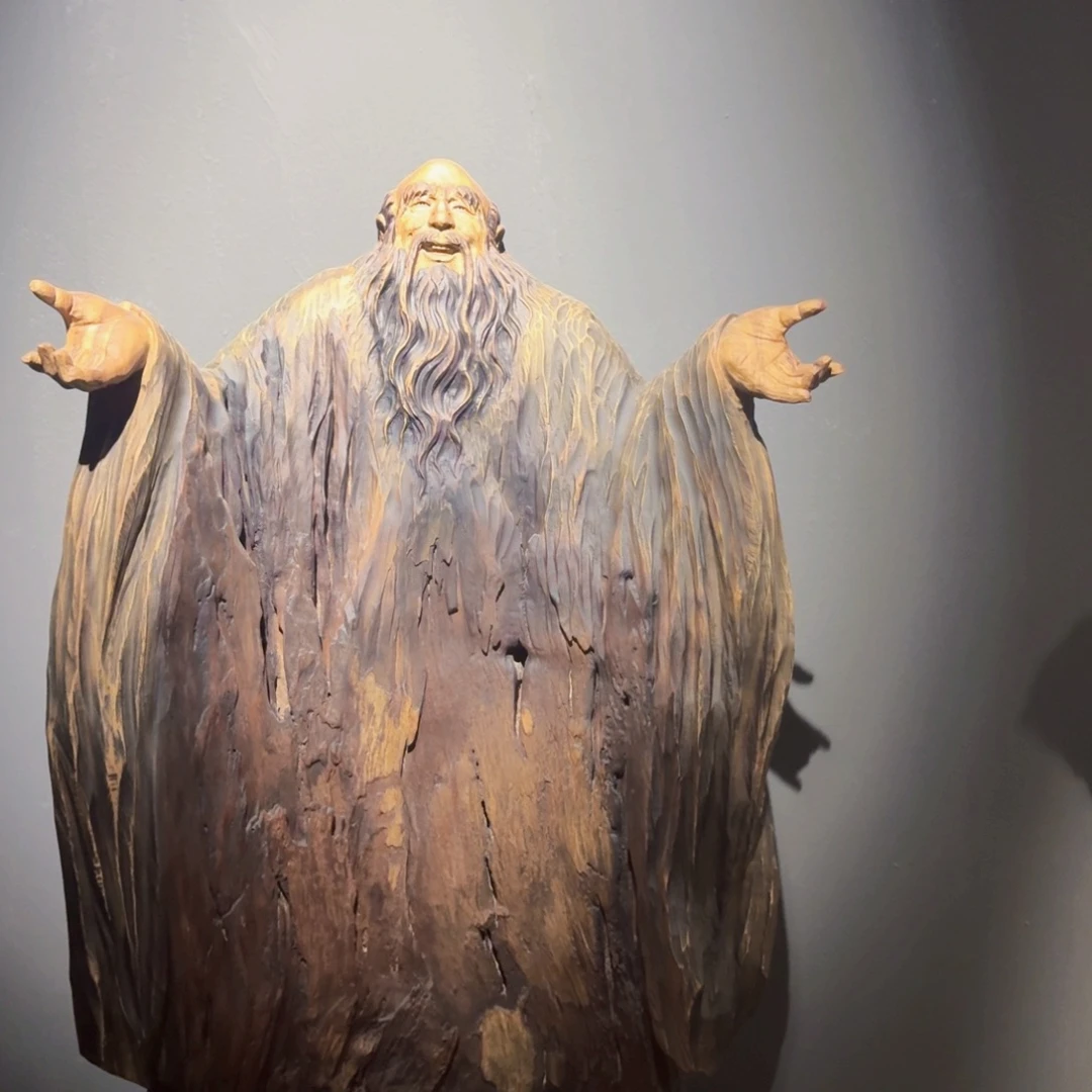 了***森木香樟木雕刻老子题材