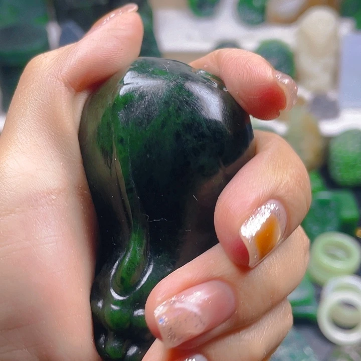 和田玉未镶嵌珠宝半成品