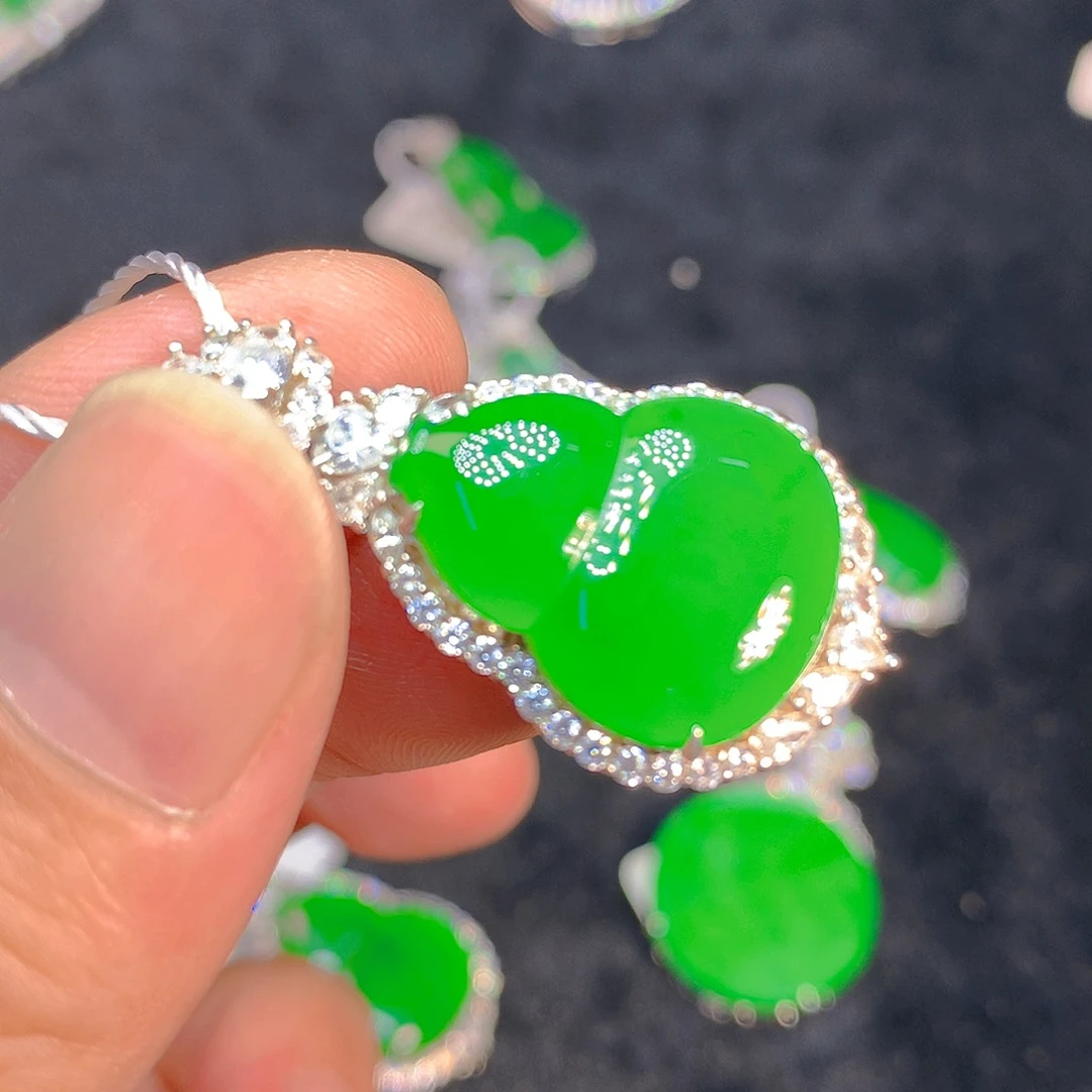 颈饰银S925镶嵌翡翠