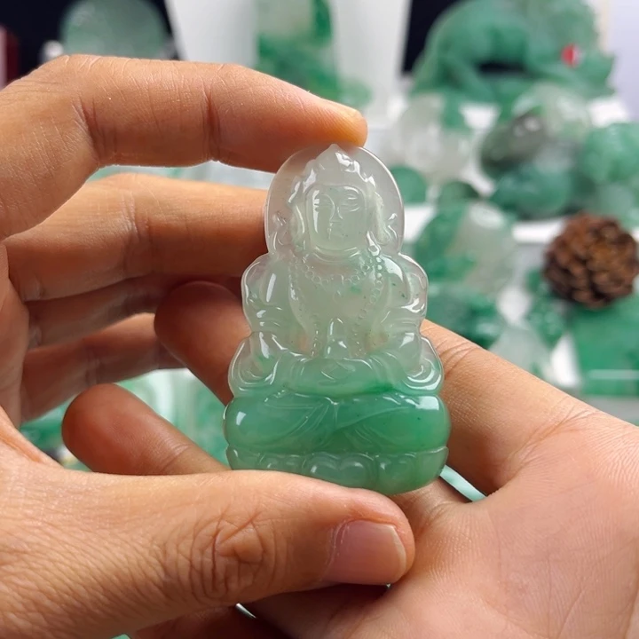 颈饰未镶嵌石英质玉