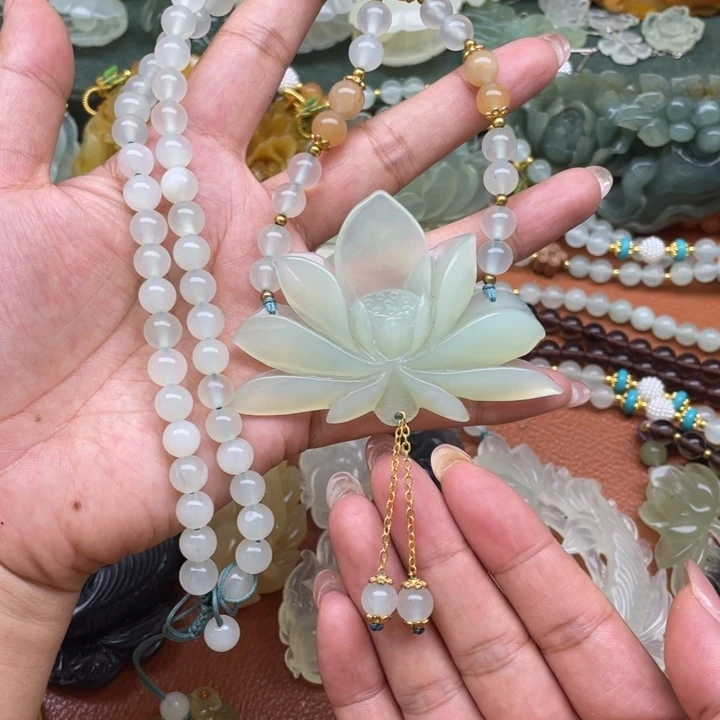 蛇纹石玉未镶嵌颈饰