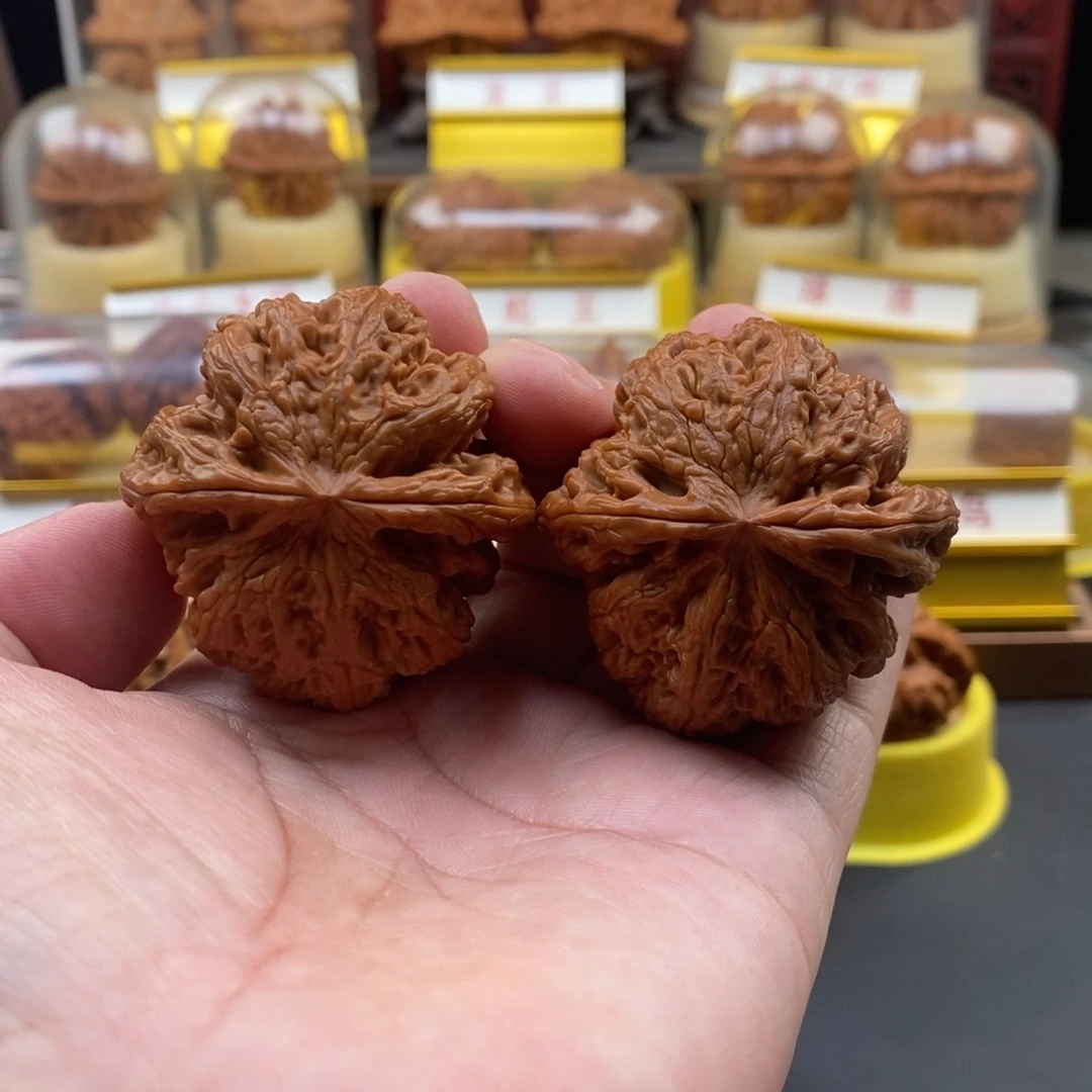 文玩核桃吊坠平谷大粗筋，全品，尺寸45