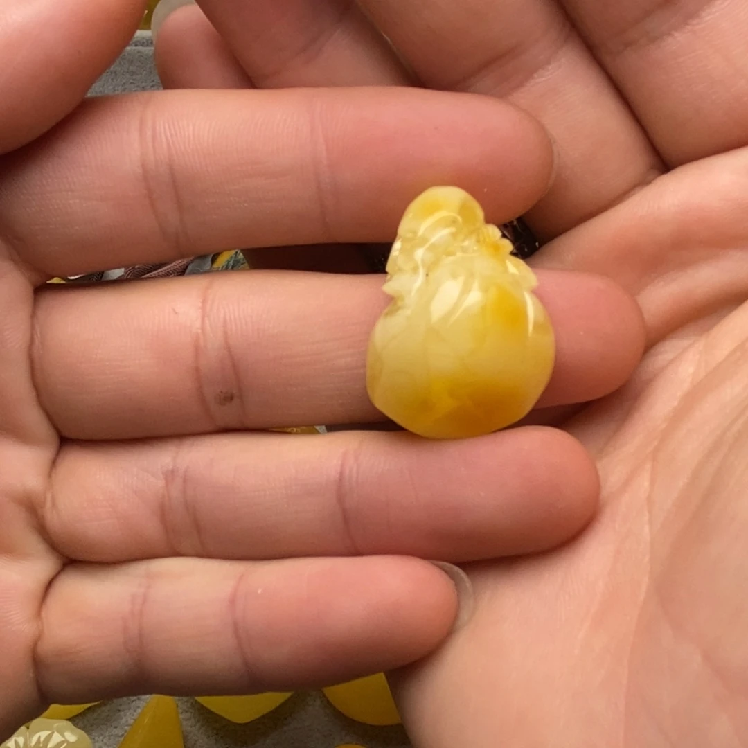 琥珀未镶嵌裸石蜜蜡