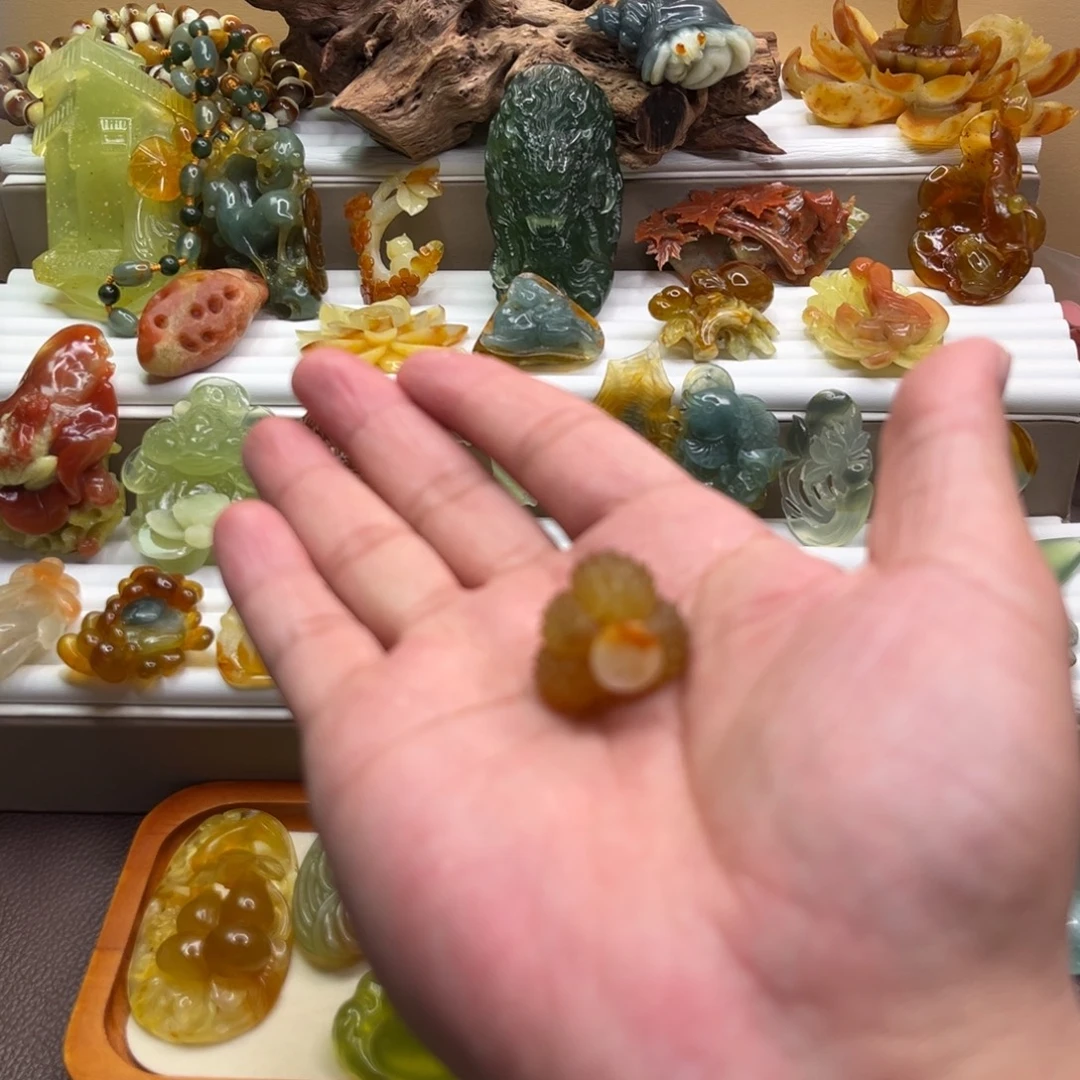 蛇纹石玉未镶嵌珠宝奇石