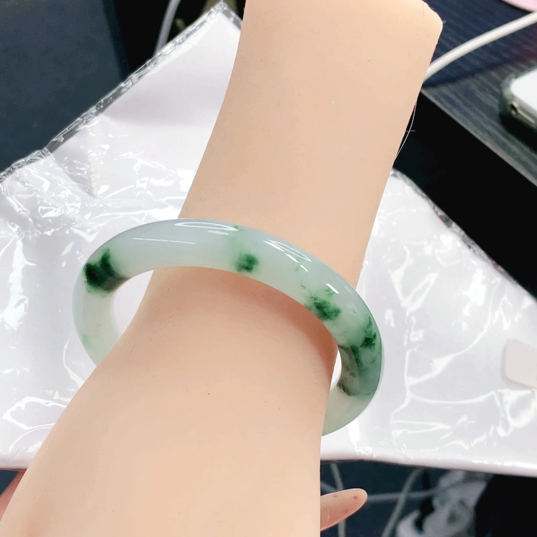 翡翠未镶嵌手镯56
