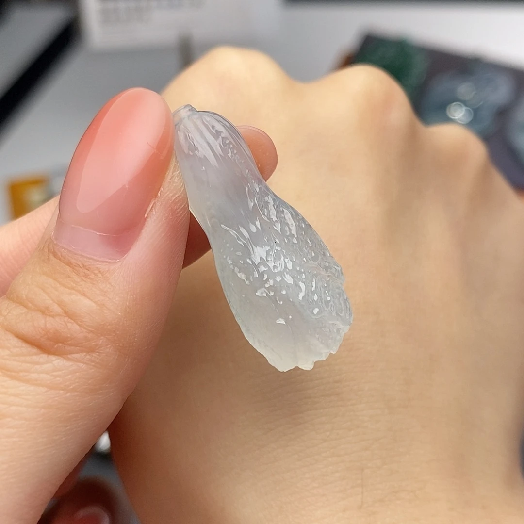 翡翠未镶嵌颈饰白菜挂件
