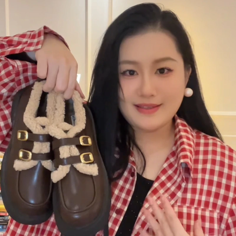 厚款学院风搭扣乐福鞋女圆头复古冬季毛毛加绒单鞋大码女鞋35-42