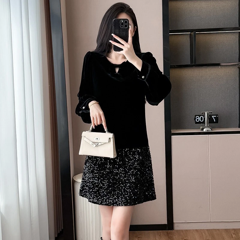 轻奢法式丝绒拼接亮片小黑裙女秋冬优雅大方高级感大码显瘦连衣裙