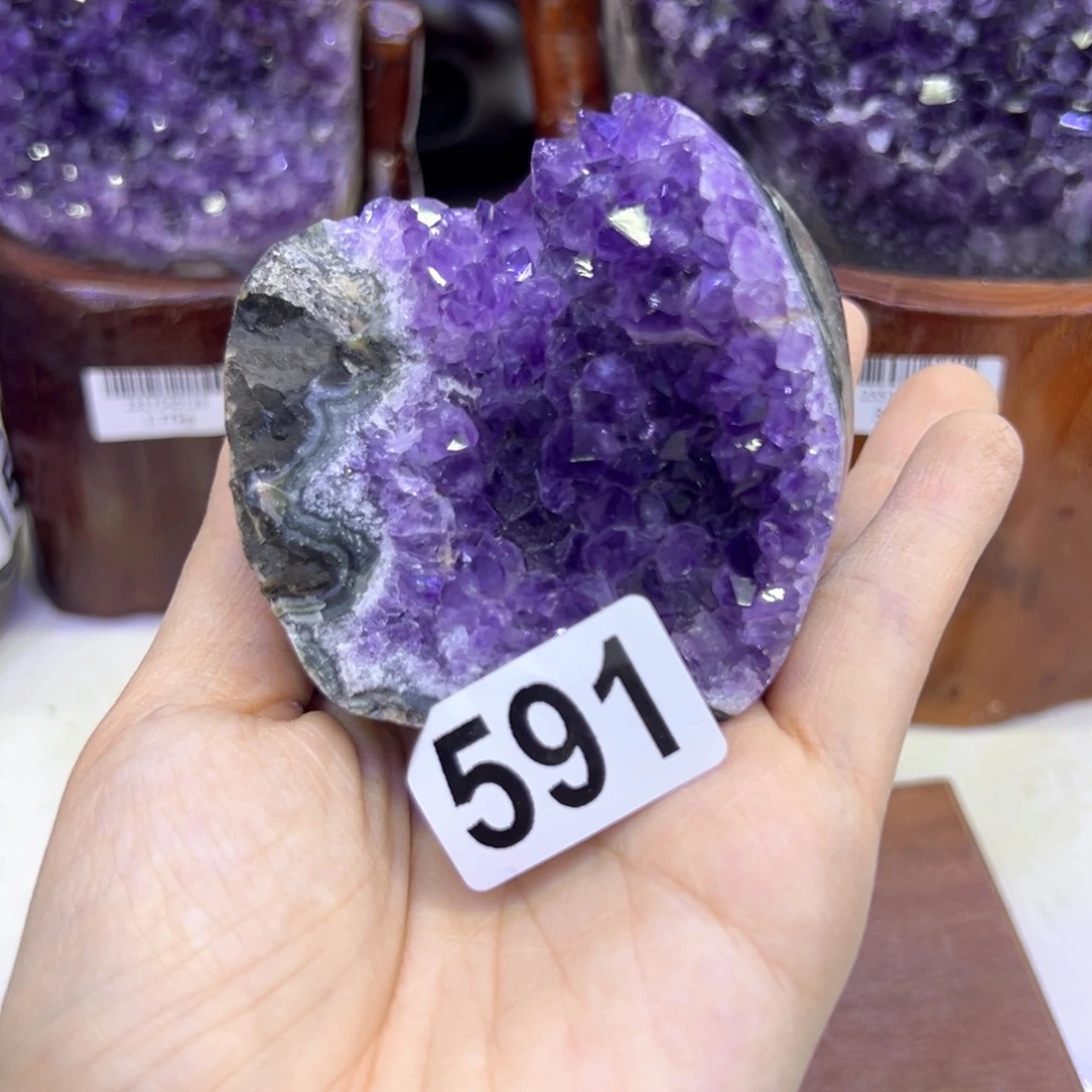 水晶摆件未镶嵌紫晶