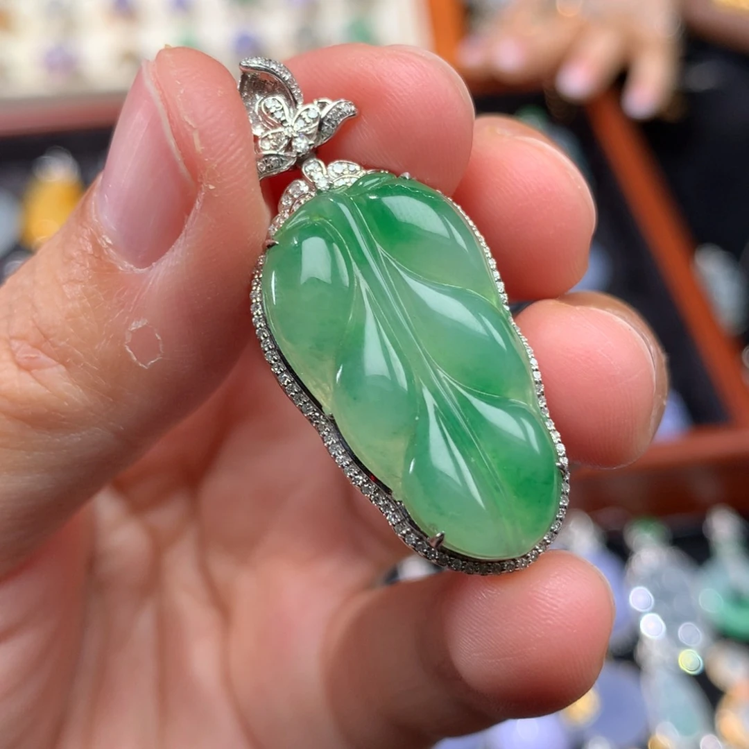 吊坠(不含链)18K金镶嵌翡翠