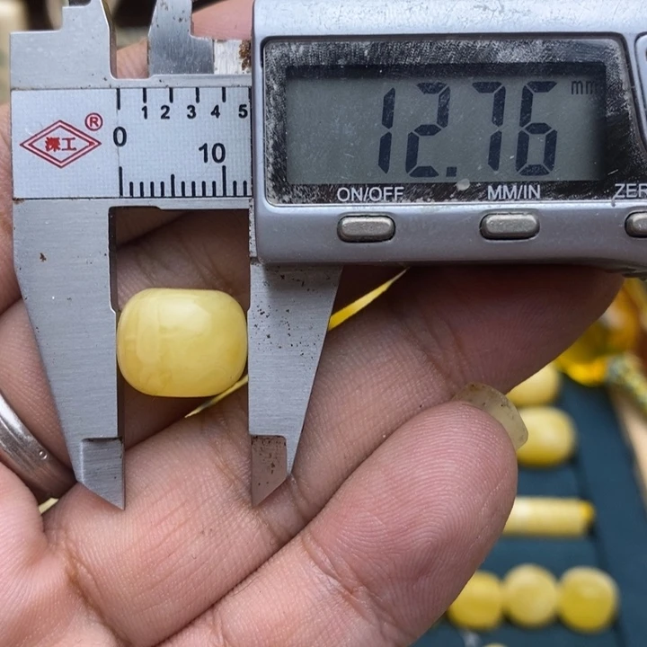 新***哥未镶嵌琥珀裸石13号12.8*10.4墩子孔1.8