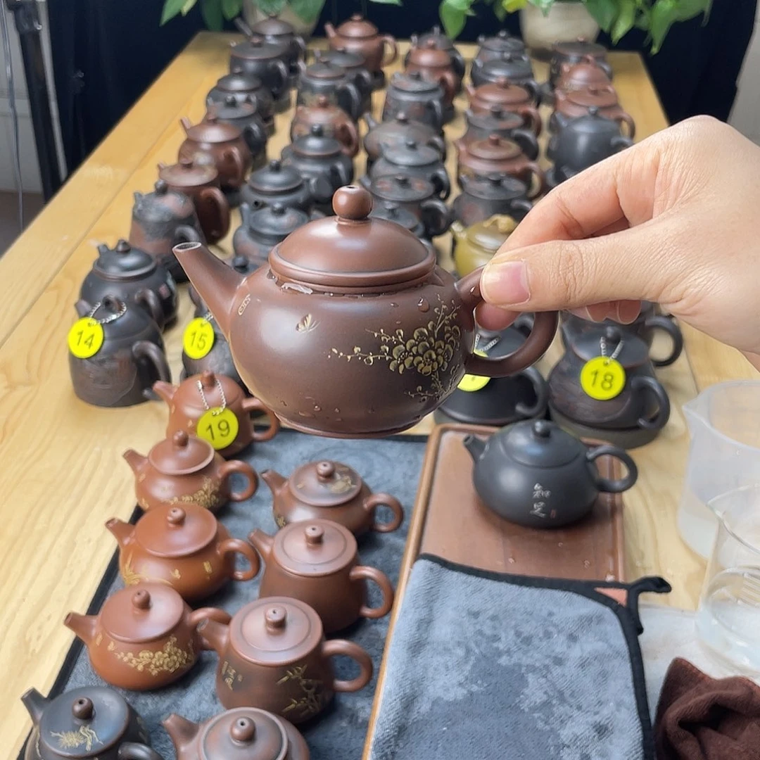 熠***辉泥塑水平壶150毫升左右