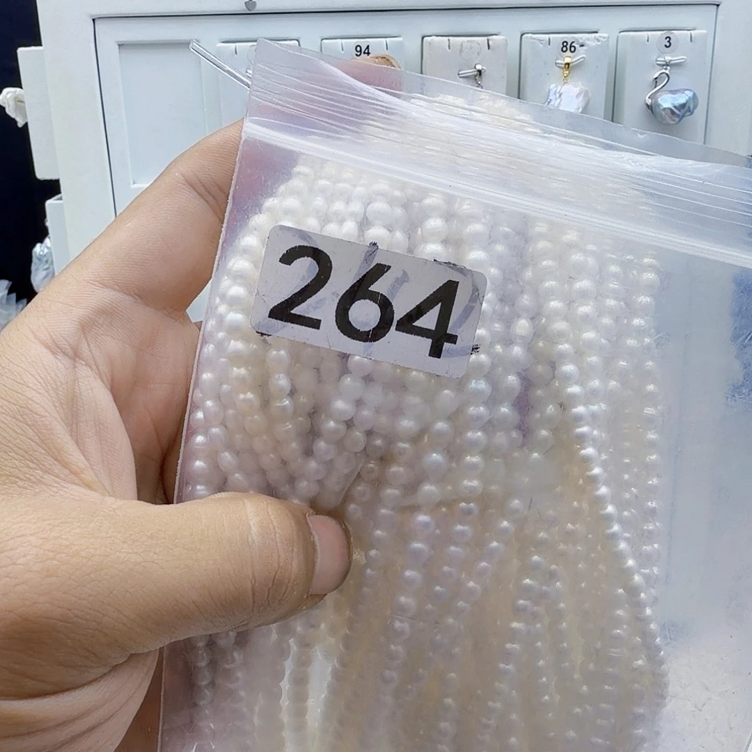 淡水珍珠颈饰合金