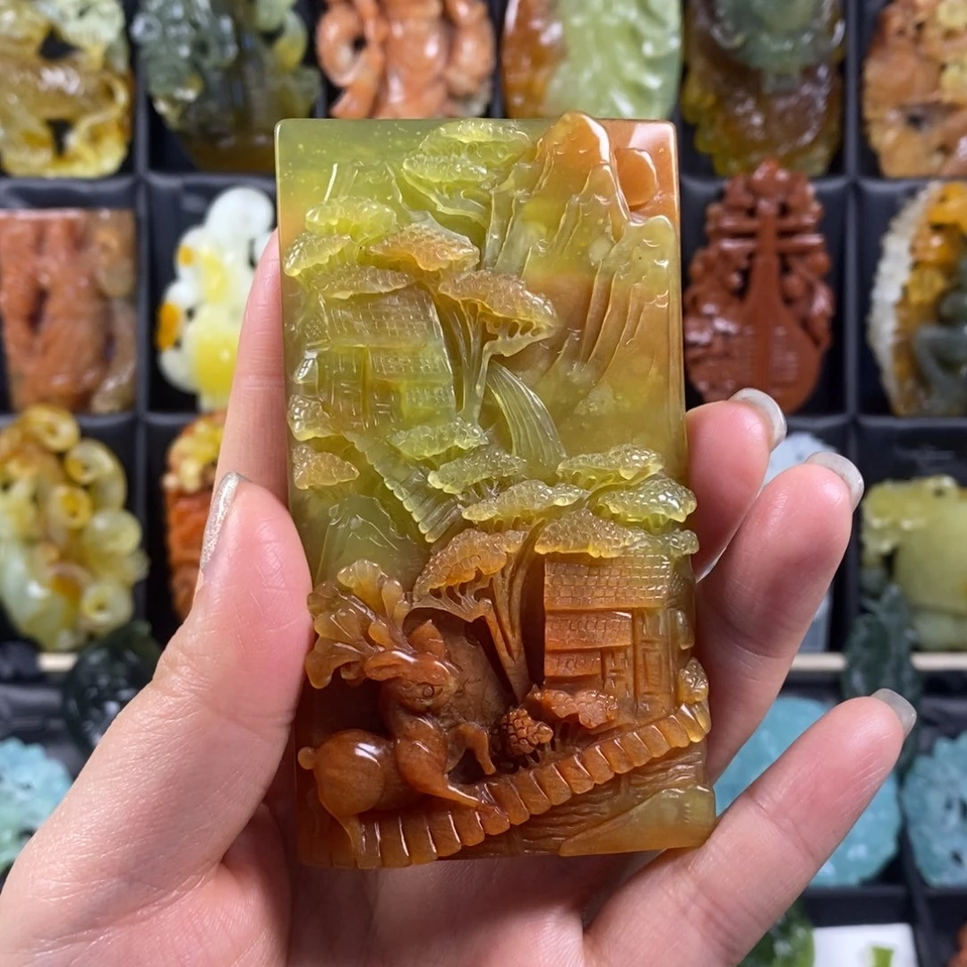蛇纹石玉颈饰合金