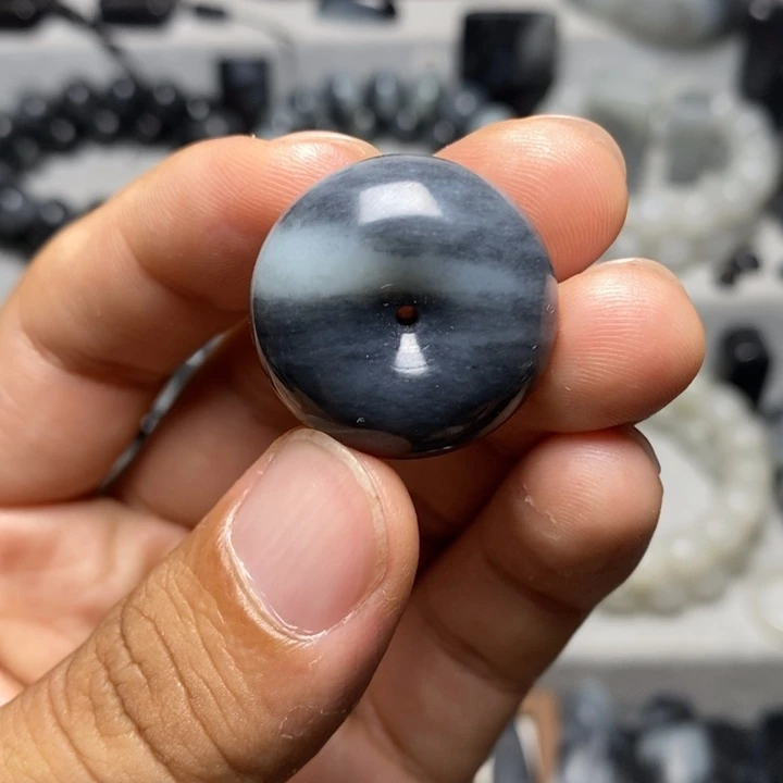 未镶嵌和田玉（墨玉）挂件