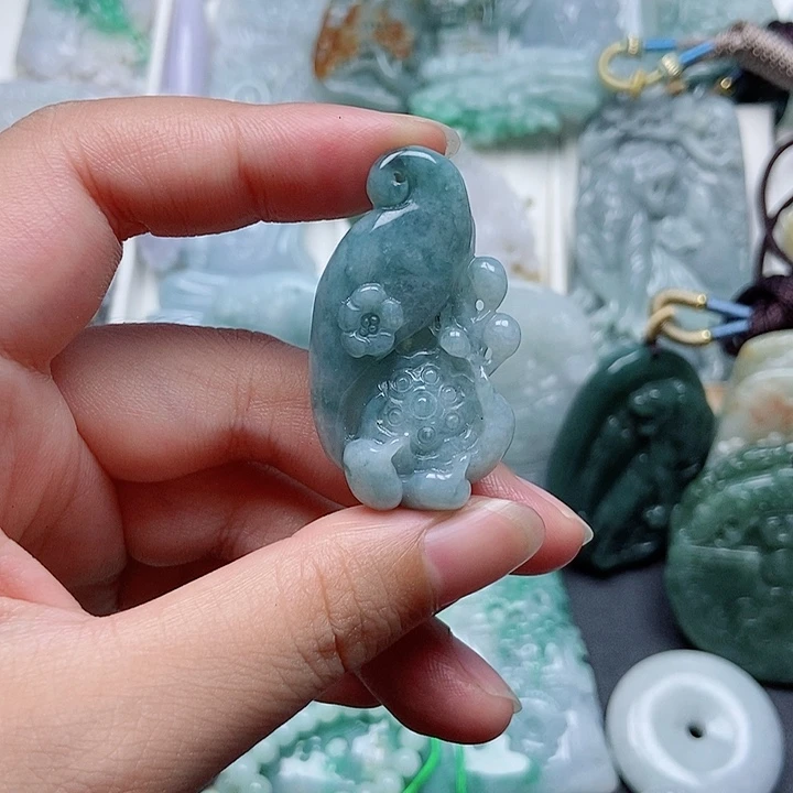 翡翠未镶嵌吊坠(赠链)翡翠