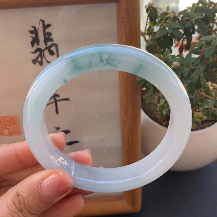 翡翠手镯未镶嵌翡翠手镯56