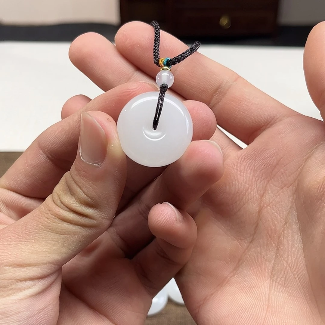 石英质玉颈饰未镶嵌