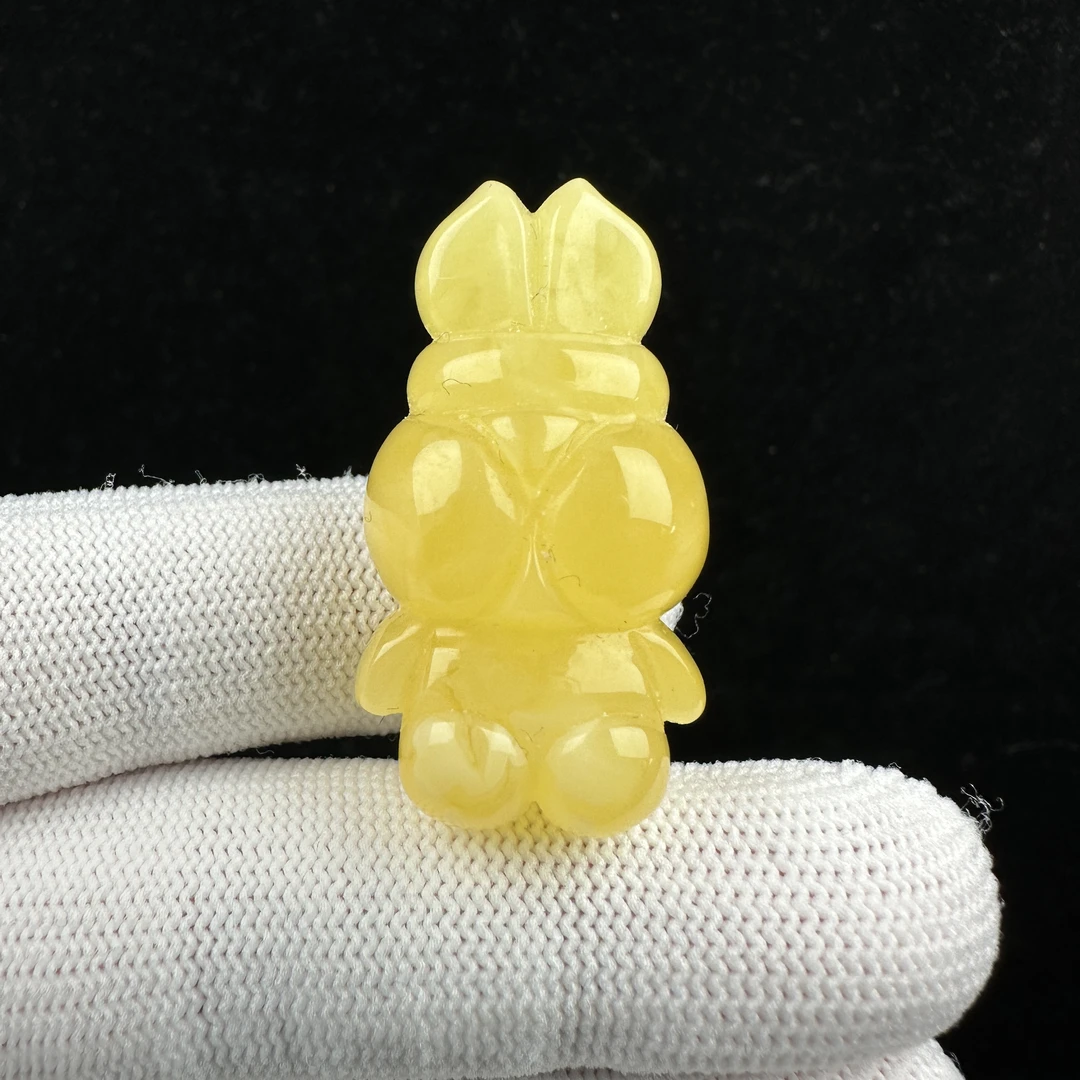 K8722天然蜜蜡制品 俄料兔子雕刻件20.3x36.5mm6.6克 抖音基地发