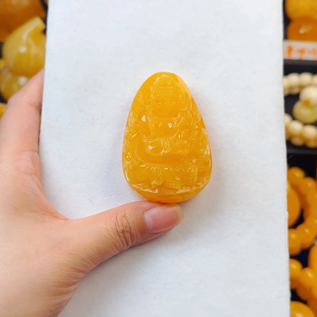 蜜蜡未镶嵌颈饰黄财神吊坠